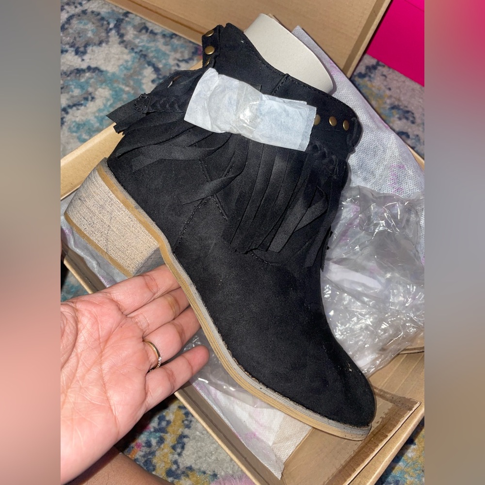 Black low cut Boots